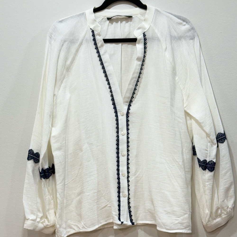 White Lace Top with Navy Accents Zara - Picture 8 of 11